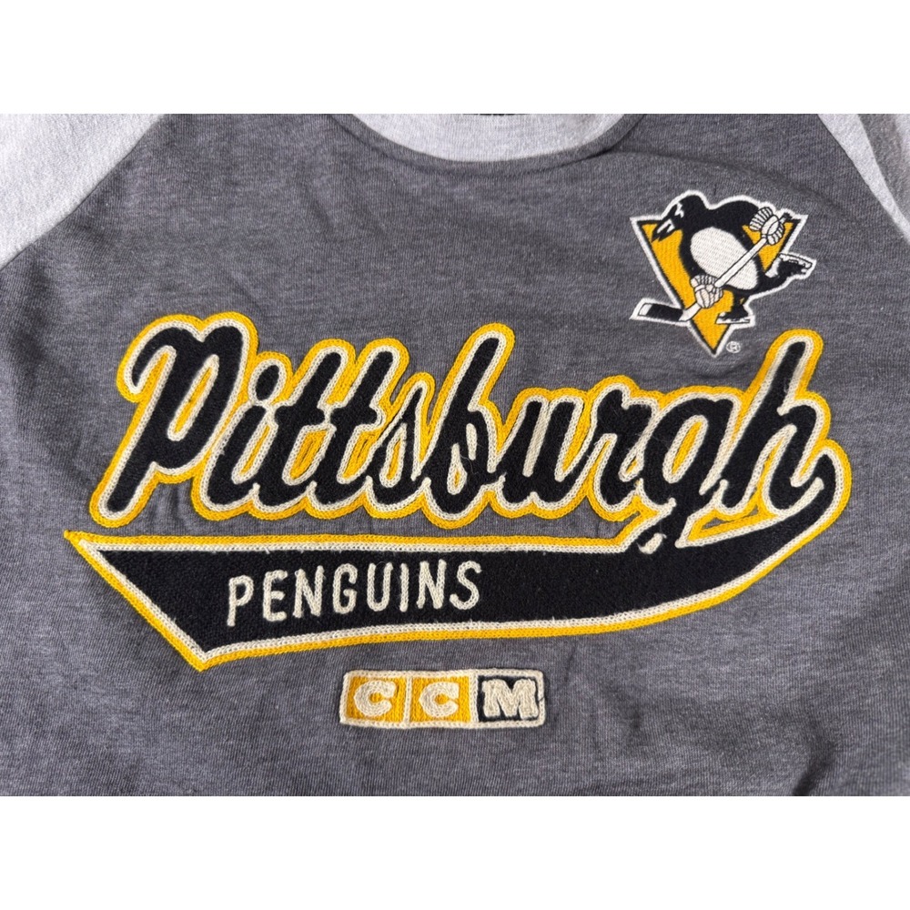 VTG 90s/Y2K CCM Pittsburgh Penguins Sweatshirt Raglan Pullover Logo Womens Small